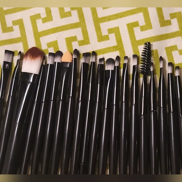 NWT Profesional 20 Piece Makeup Brush - Picture 6 of 7